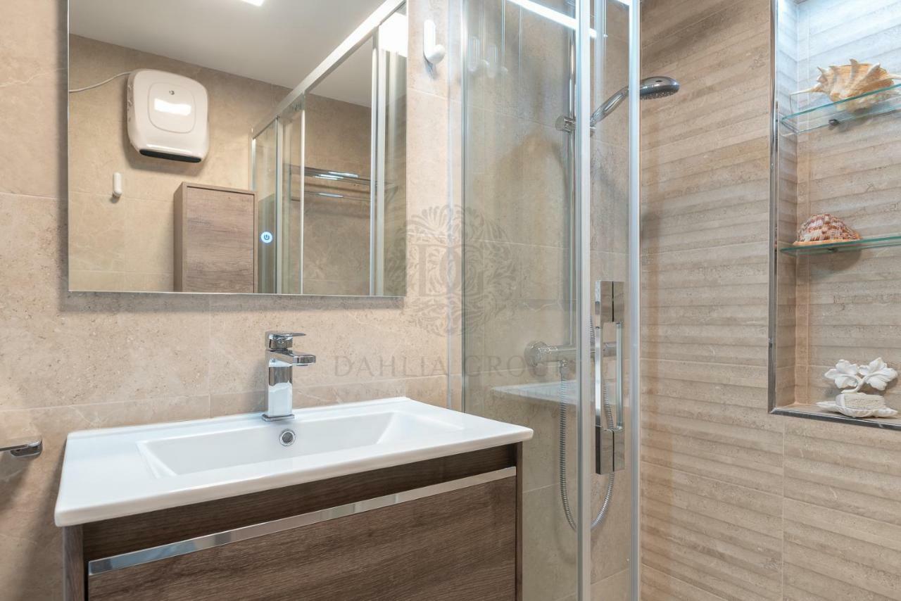 El Faro Beach Apartment By Dahlia Group เอสเตโปนา ภายนอก รูปภาพ